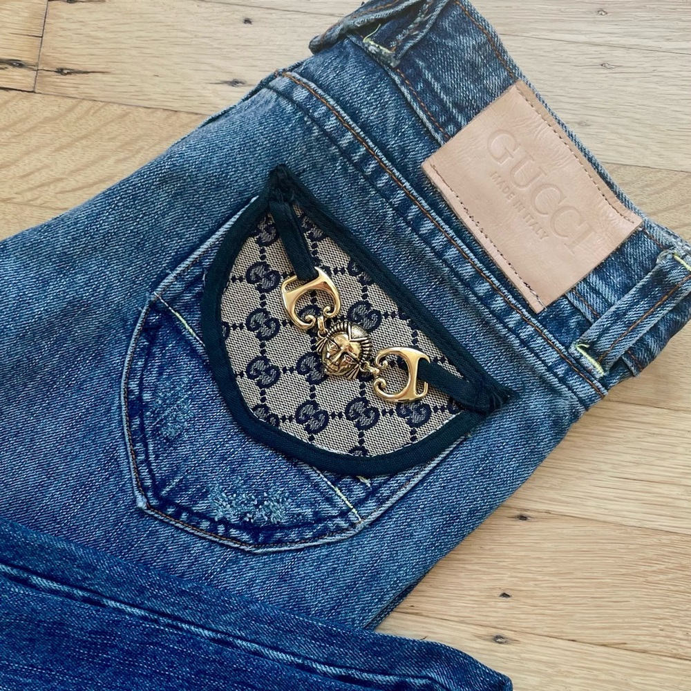 “Gucci” — early 2000s embellished jeans | Size 26